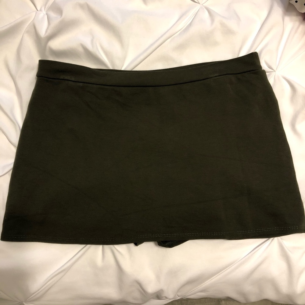 Army green bodycon skort